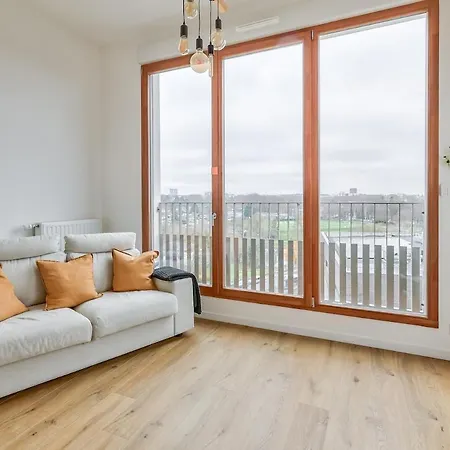 1br Flat With Lovely Terrace And Parking Torcy (Seine-et-Marne)