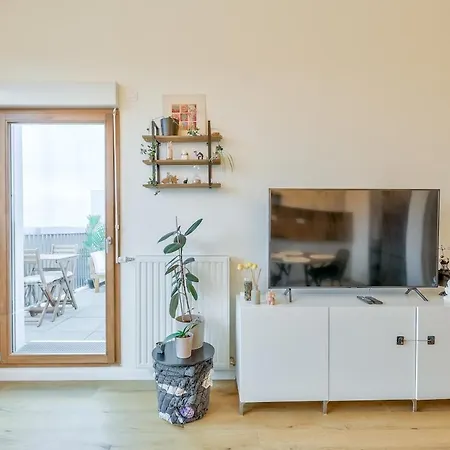 Lejlighed 1br Flat With Lovely Terrace And Parking *